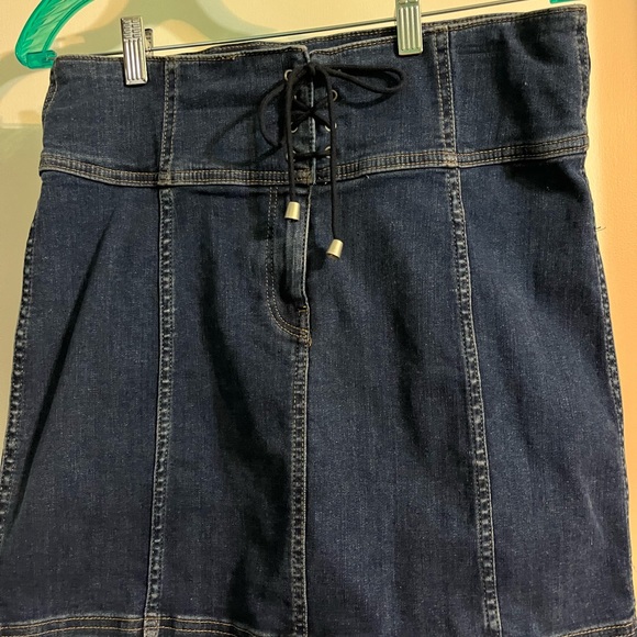 Free People blue Jean skirt.  Size 12.  Tie and lace up in the middle. - Picture 3 of 6